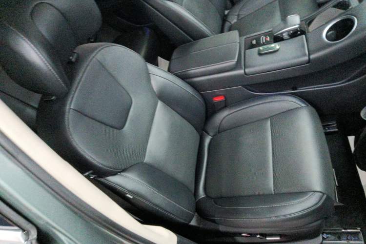 Used Hima AITO M5 2022 Extended-Range Four-Wheel Drive Ultimate Edition Right Front Seat