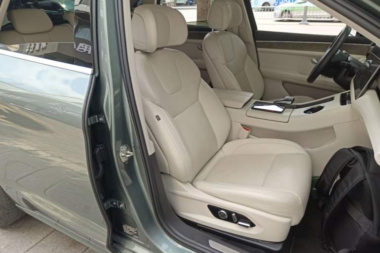 Used Hima AITO M5 2022 Extended-Range Four-Wheel Drive Ultimate Edition Right Front Seat