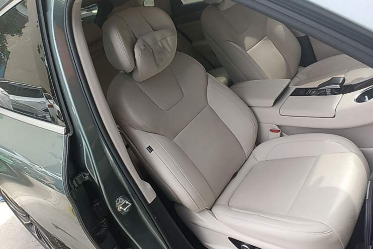 Used Hima AITO M5 2022 Pure Electric All-Wheel-Drive Performance Edition Right Front Seat