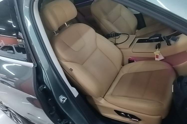 Used Hima AITO M5 2022 Extended-Range Four-Wheel Drive Performance Version Right Front Seat