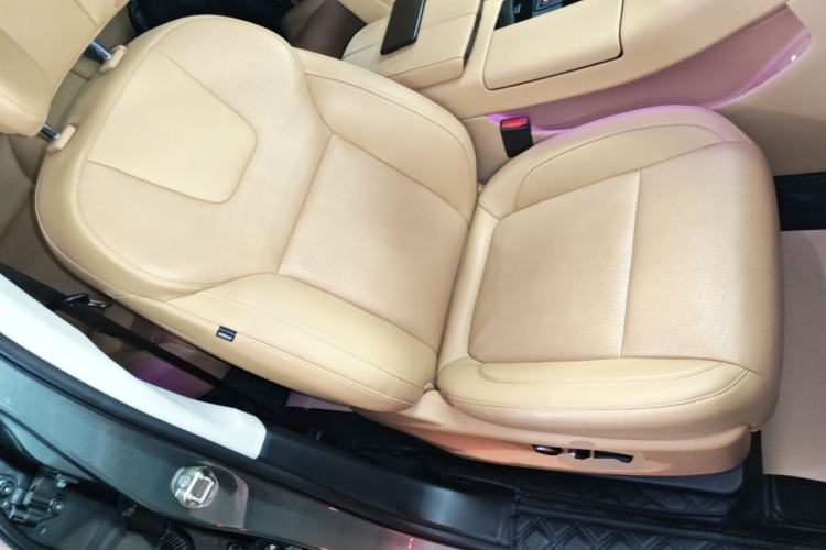 Used Hima AITO M5 2022 Extended-Range Four-Wheel Drive Ultimate Edition Right Front Seat