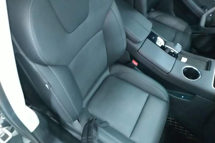 Used Hima AITO M5 2022 Extended-Range Four-Wheel Drive Performance Version Right Front Seat