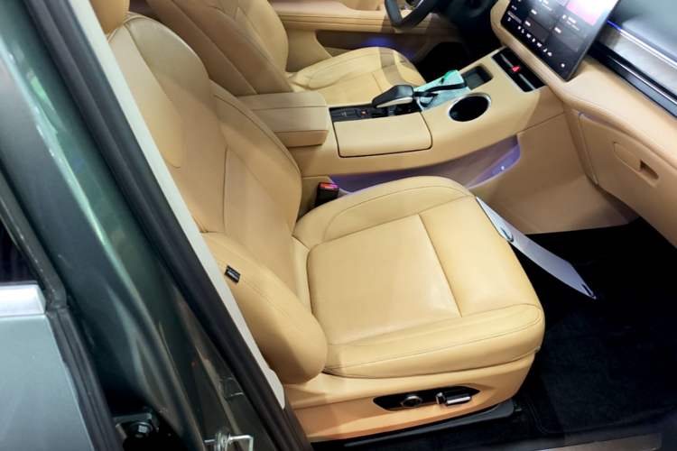 Used Hima AITO M5 2022 Extended-Range Four-Wheel Drive Performance Version Right Front Seat