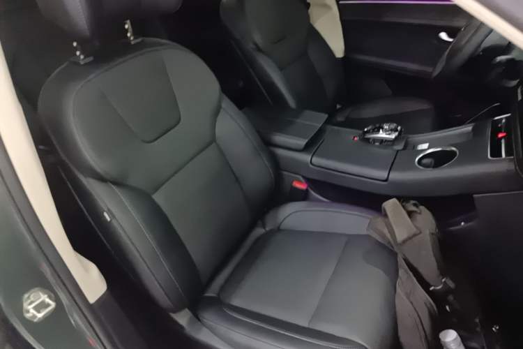 Used Hima AITO M5 2022 Range-Extended Rear-Drive Standard Version Right Front Seat