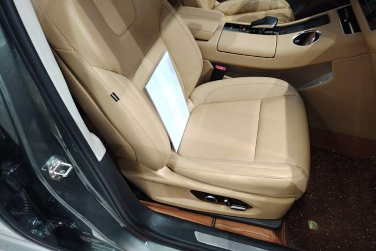 Used Hima AITO M5 2022 Extended-Range Four-Wheel Drive Performance Version Right Front Seat