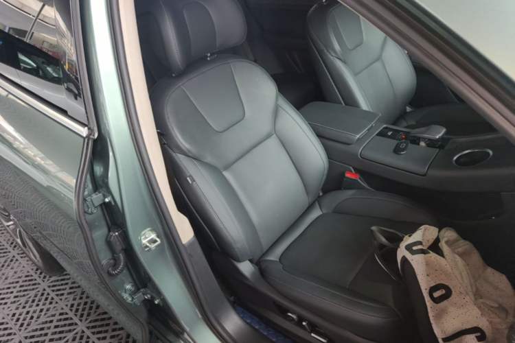 Used Hima AITO M5 2022 Range-Extended Rear-Drive Standard Version Right Front Seat