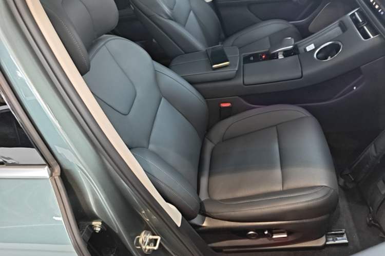 Used Hima AITO M5 2022 Extended-Range Four-Wheel Drive Ultimate Edition Right Front Seat