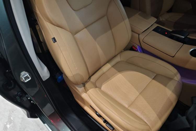 Used Hima AITO M5 2022 Extended-Range Four-Wheel Drive Ultimate Edition Right Front Seat