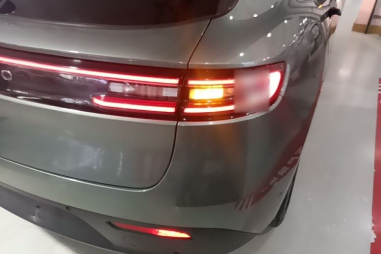Used Hima AITO M5 2022 Extended-Range Four-Wheel Drive Ultimate Edition Right Rear Taillight