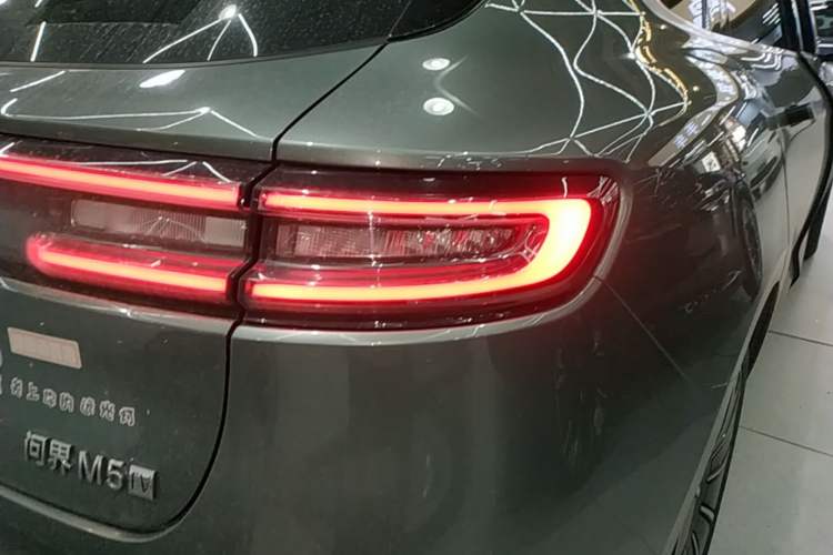 Used Hima AITO M5 2022 Pure Electric All-Wheel-Drive Performance Edition Right Rear Taillight