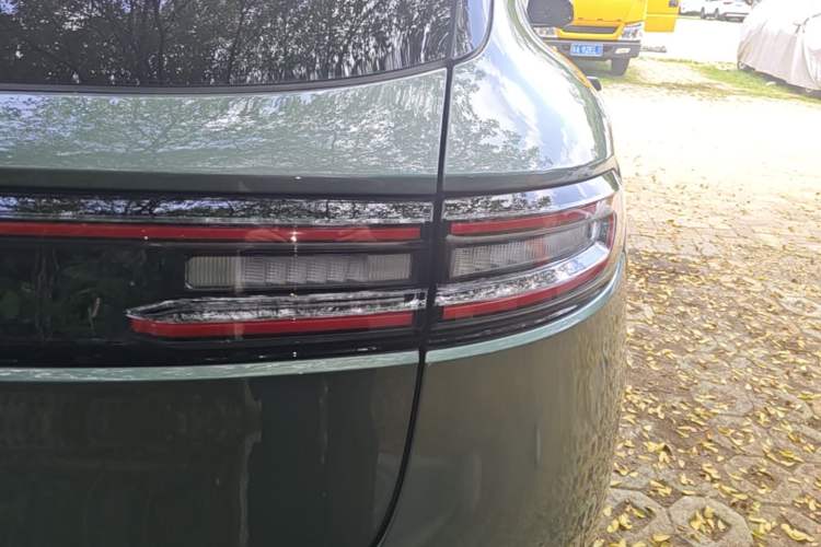Used Hima AITO M5 2022 Range-Extended Rear-Drive Standard Version Right Rear Taillight