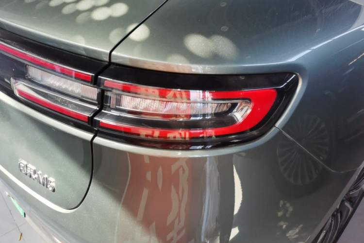 Used Hima AITO M5 2022 Extended-Range Four-Wheel Drive Performance Version Right Rear Taillight