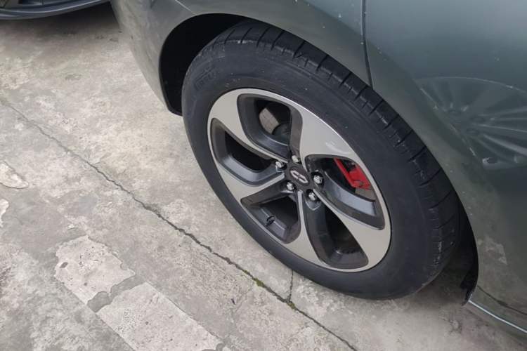 Used Hima AITO M5 2022 Range-Extended Rear-Drive Standard Version Right Rear Wheel Hub