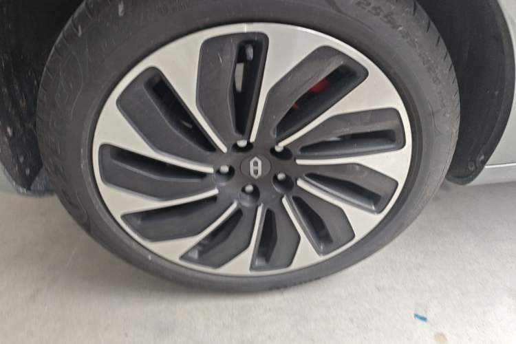 Used Hima AITO M5 2022 Extended-Range Four-Wheel Drive Performance Version Right Rear Wheel Hub