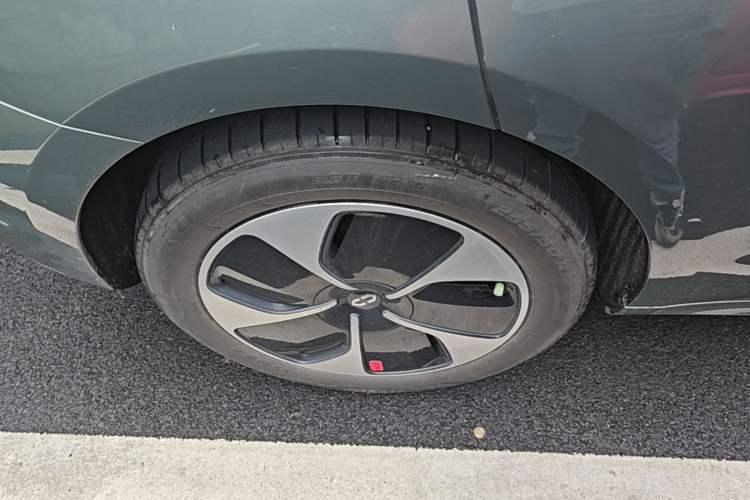 Used Hima AITO M5 2022 Pure Electric Rear-Drive Standard Edition Right Rear Wheel Hub