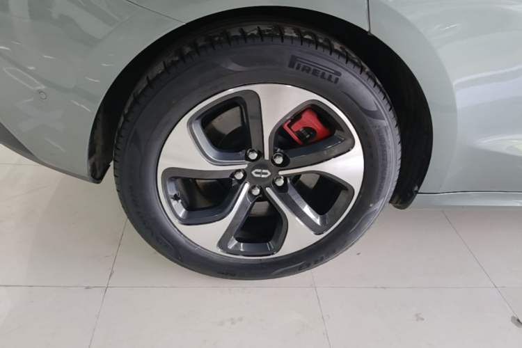 Used Hima AITO M5 2022 Range-Extended Rear-Drive Standard Version Right Rear Wheel Hub