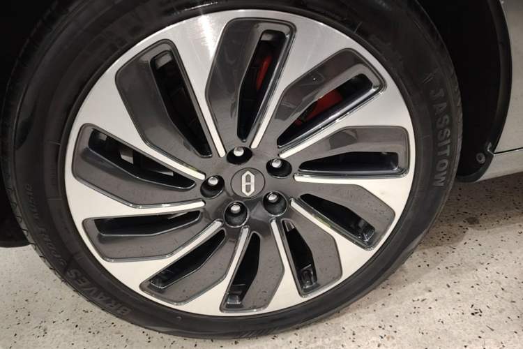 Used Hima AITO M5 2022 Extended-Range Four-Wheel Drive Performance Version Right Rear Wheel Hub