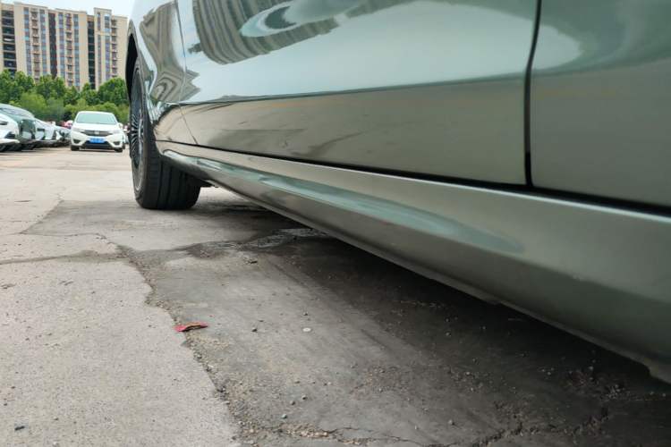 Used Hima AITO M5 2022 Extended-Range Four-Wheel Drive Flagship Edition Right Side Sill