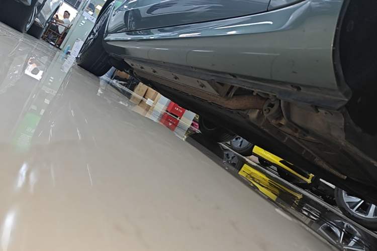 Used Hima AITO M5 2022 Extended-Range Four-Wheel Drive Performance Version Right Side Sill
