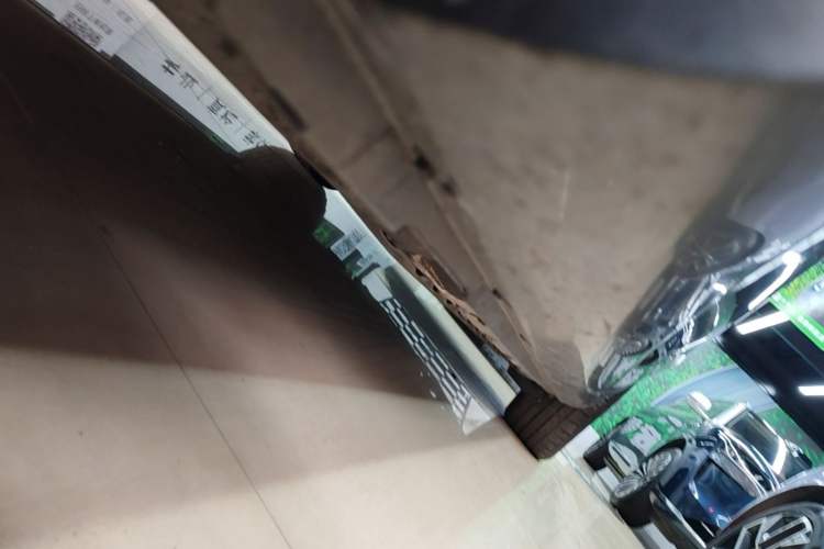 Used Hima AITO M5 2022 Range-Extended Rear-Drive Standard Version Right Side Sill