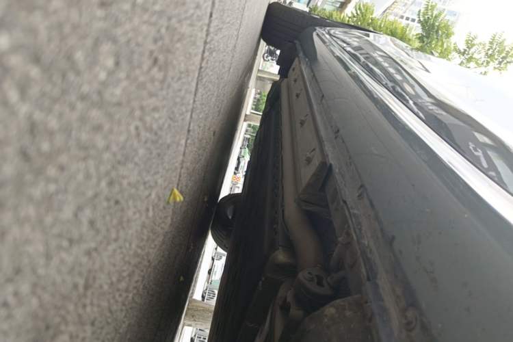 Used Hima AITO M5 2022 Extended-Range Four-Wheel Drive Ultimate Edition Right Side Sill