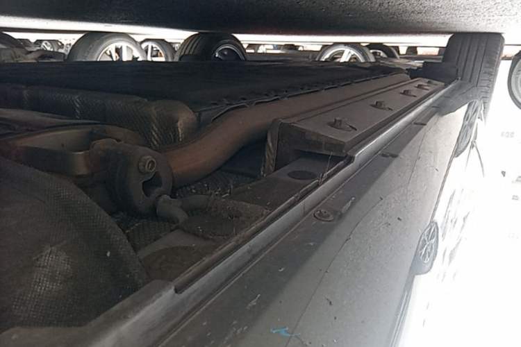 Used Hima AITO M5 2022 Extended-Range Four-Wheel Drive Flagship Edition Right Side Sill