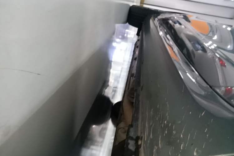 Used Hima AITO M5 2022 Extended-Range Four-Wheel Drive Ultimate Edition Right Side Sill