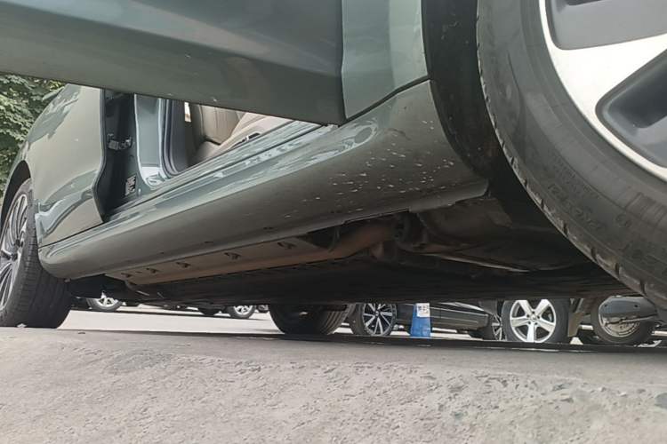 Used Hima AITO M5 2022 Pure Electric All-Wheel-Drive Performance Edition Right Side Sill