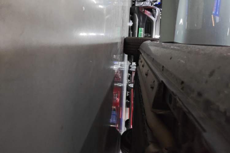 Used Hima AITO M5 2022 Range-Extended Rear-Drive Standard Version Right Side Sill
