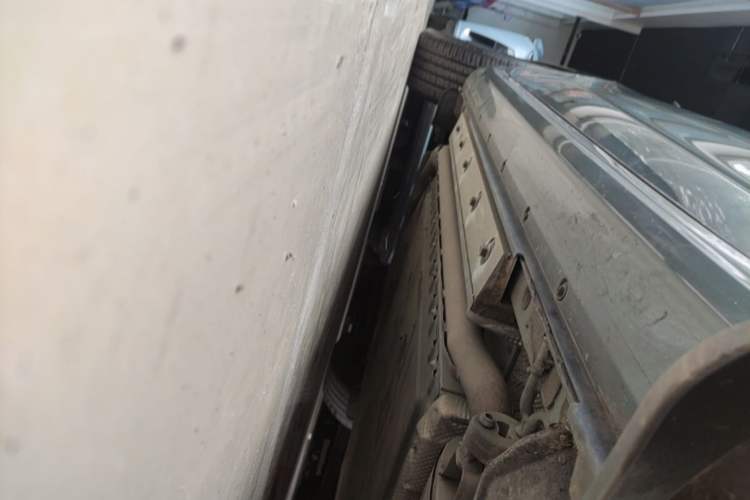 Used Hima AITO M5 2022 Extended-Range Four-Wheel Drive Performance Version Right Side Sill