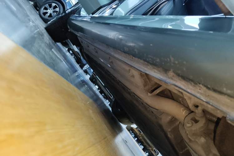Used Hima AITO M5 2022 Extended-Range Four-Wheel Drive Ultimate Edition Right Side Sill