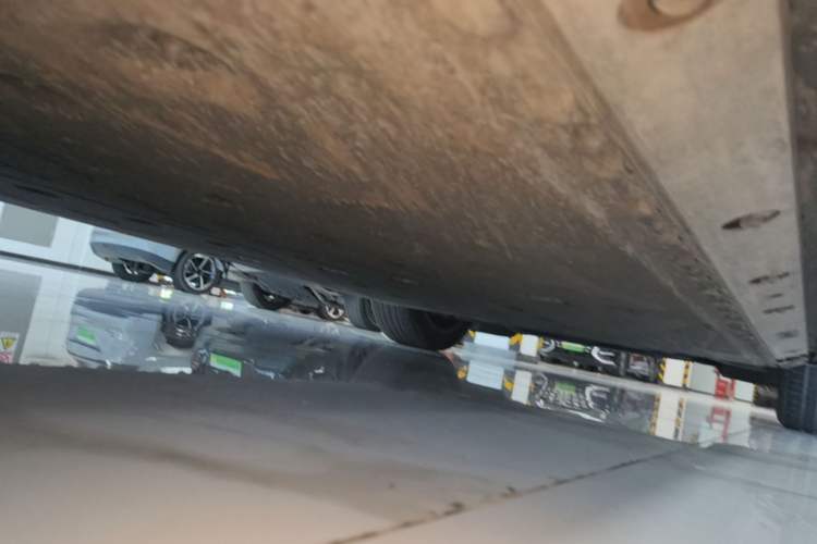 Used Hima AITO M5 2022 Pure Electric Rear-Drive Standard Edition Right Side Sill