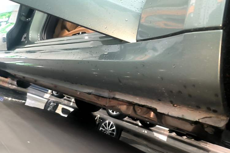 Used Hima AITO M5 2022 Range-Extended Rear-Drive Standard Version Right Side Sill