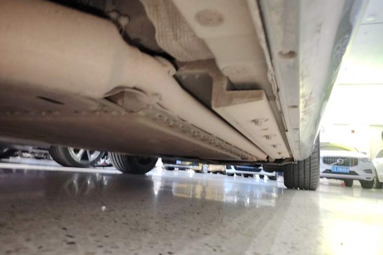 Used Hima AITO M5 2022 Extended-Range Four-Wheel Drive Performance Version Right Side Sill