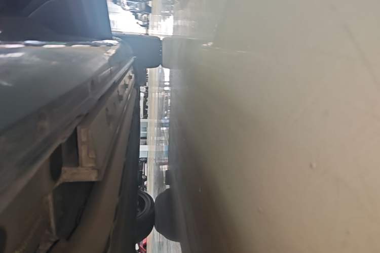 Used Hima AITO M5 2022 Extended-Range Four-Wheel Drive Performance Version Right Side Sill