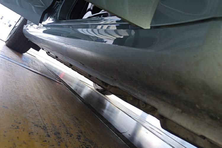 Used Hima AITO M5 2022 Extended-Range Four-Wheel Drive Ultimate Edition Right Side Sill