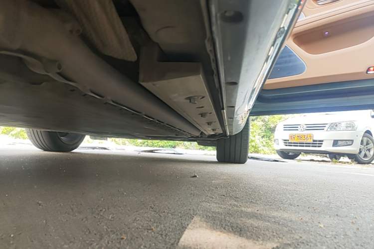 Used Hima AITO M5 2022 Extended-Range Four-Wheel Drive Performance Version Right Side Sill