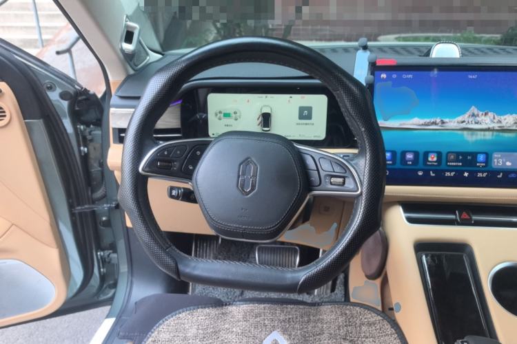 Used Hima AITO M5 2022 Extended-Range Four-Wheel Drive Ultimate Edition Steering Wheel