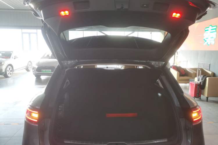 Used Hima AITO M5 2022 Extended-Range Four-Wheel Drive Ultimate Edition Trunk