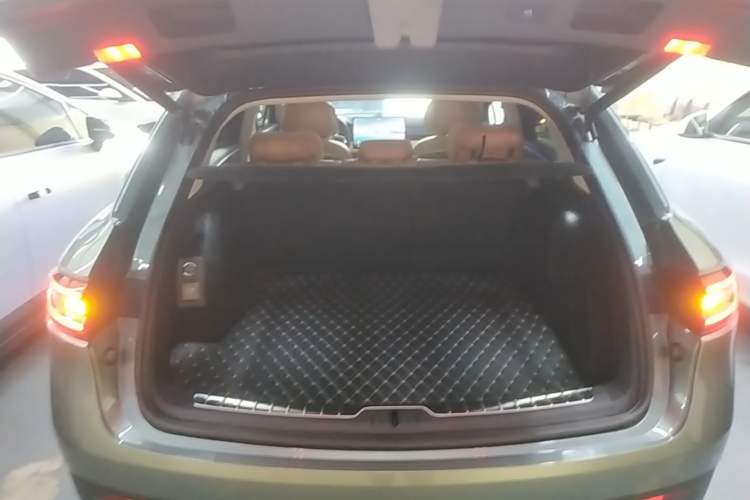 Used Hima AITO M5 2022 Extended-Range Four-Wheel Drive Ultimate Edition Trunk