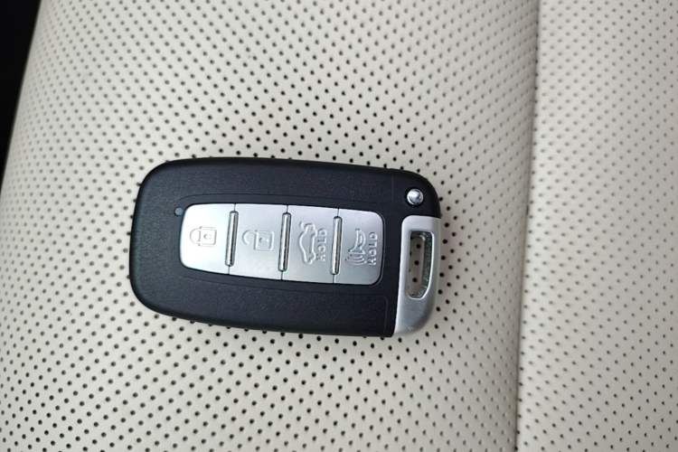 Used Hima AITO M5 2022 Range-Extended Rear-Drive Standard Version Vehicle Key