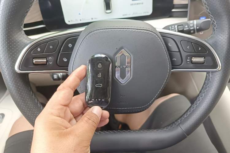 Used Hima AITO M5 2022 Extended-Range Four-Wheel Drive Ultimate Edition Vehicle Key