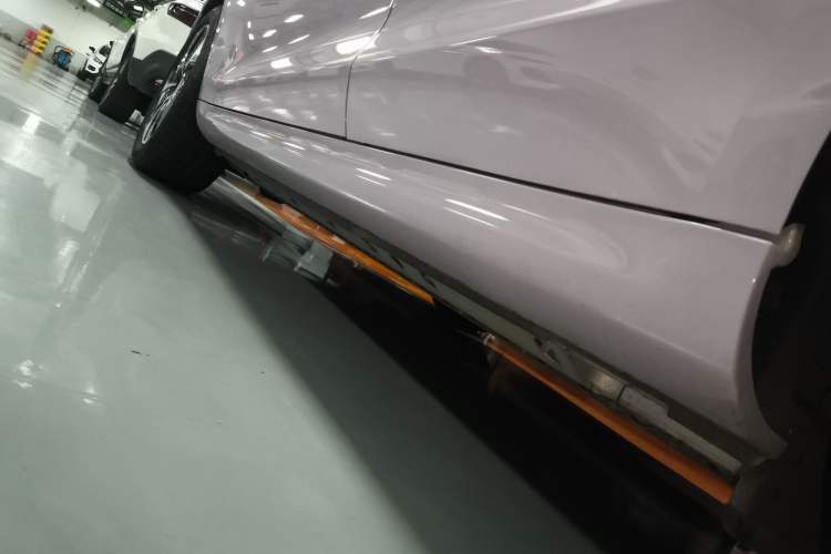Used Hima AITO M5 2022 Pure Electric Rear-Drive Standard Edition Left Side Sill