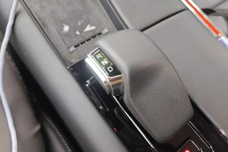Used Hima AITO M5 2022 Extended-Range Four-Wheel Drive Ultimate Edition Gear Lever