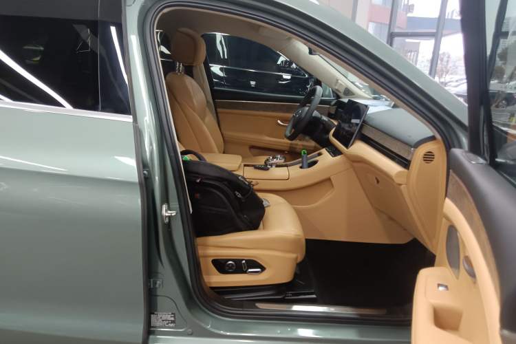 Used Hima AITO M5 2022 Extended-Range Four-Wheel Drive Ultimate Edition Right Front Seat