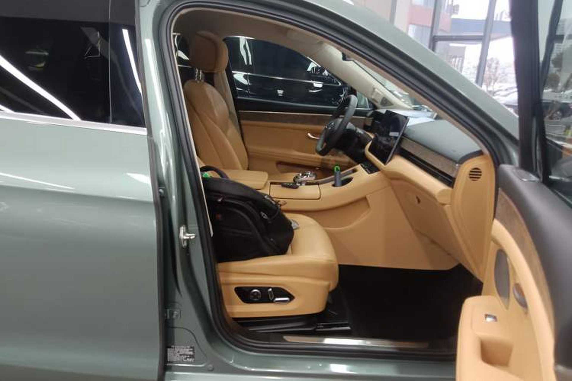 Used Hima AITO M5 2022 Extended-Range Four-Wheel Drive Ultimate Edition Right Front Seat