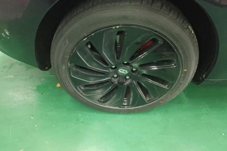 Used Hima AITO M5 2022 Extended-Range Four-Wheel Drive Performance Version Right Rear Wheel Hub