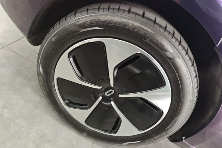 Used Hima AITO M5 2022 Pure Electric Rear-Drive Standard Edition Right Rear Wheel Hub