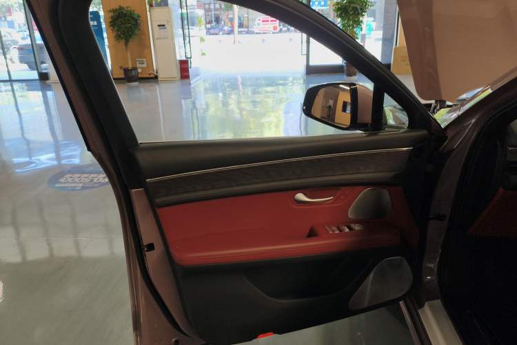 Used Hima AITO M5 2022 Pure Electric All-Wheel-Drive Performance Edition Left Front Door Interior