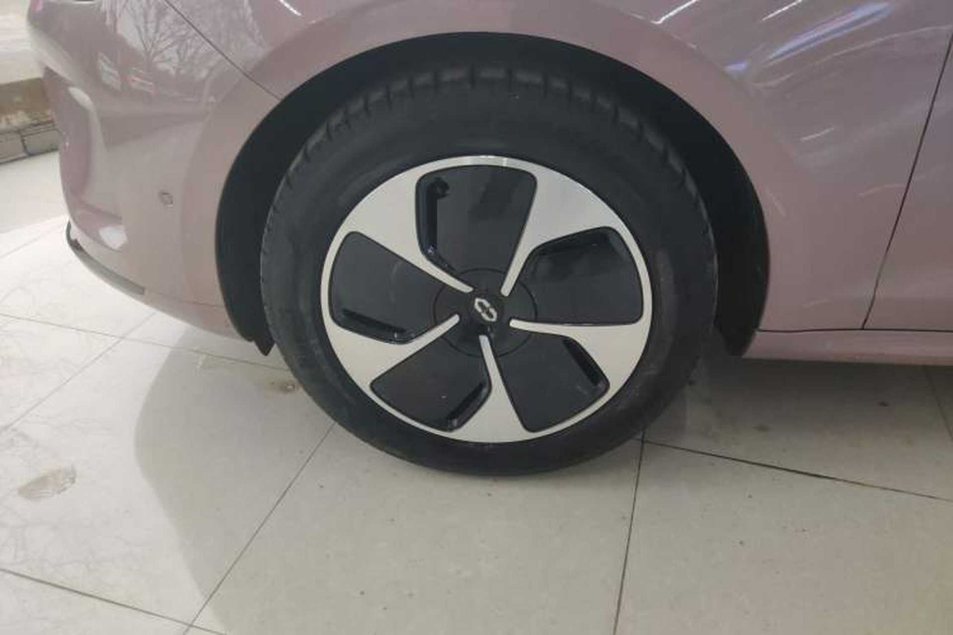 Used Hima AITO M5 2022 Pure Electric Rear-Drive Standard Edition Left Front Wheel Hub
